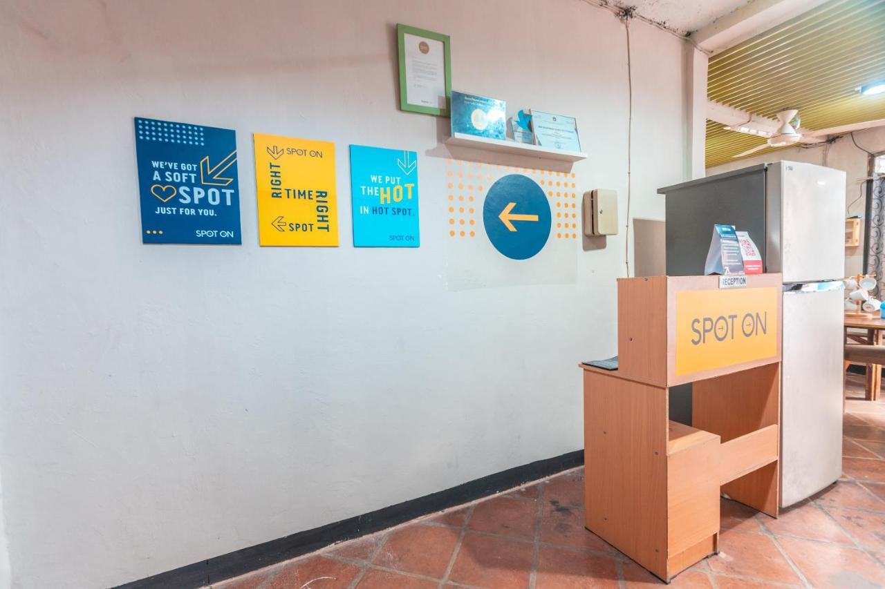 Spot On 2033 Kayumanis Homestay Syariah Jacarta Exterior foto