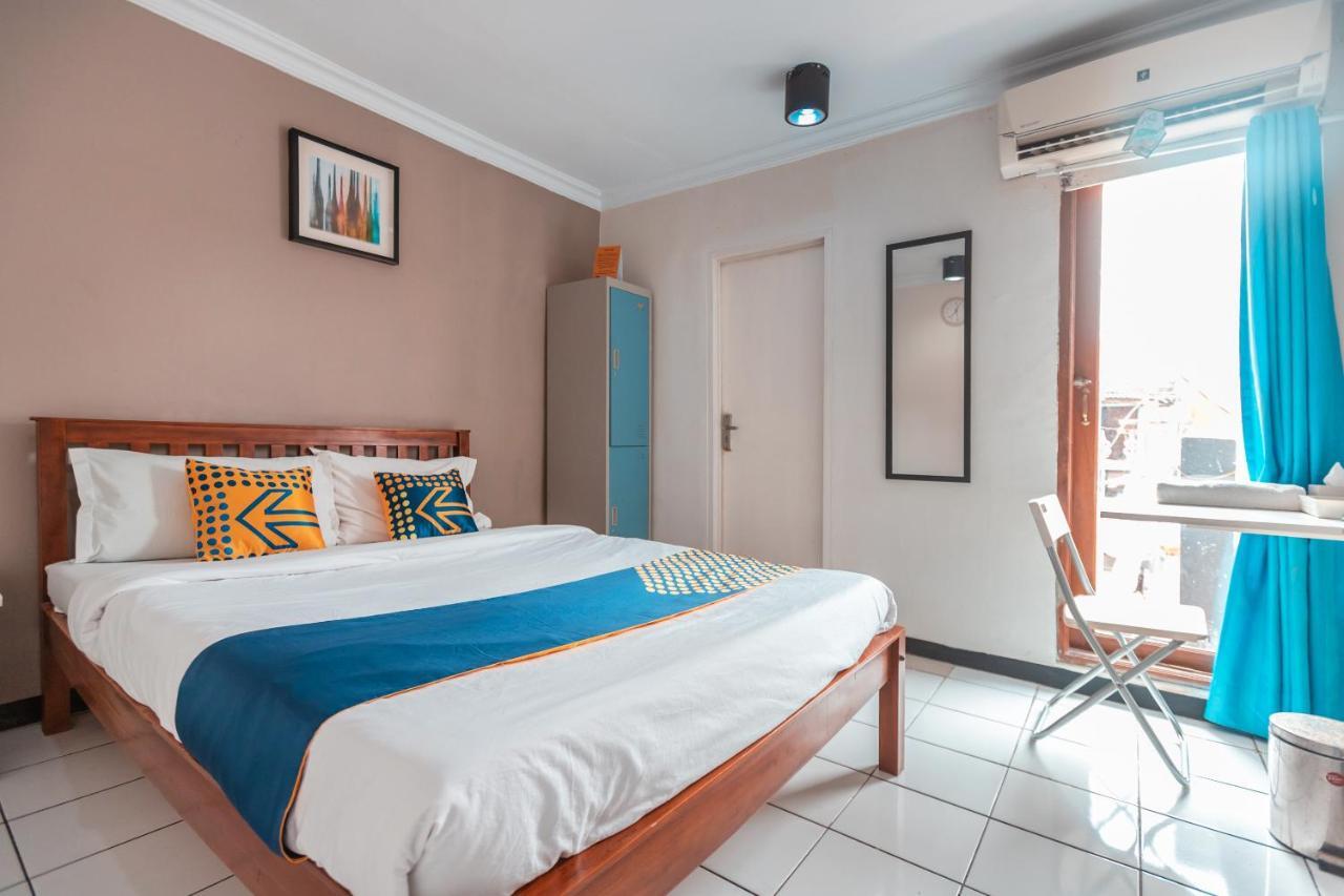 Spot On 2033 Kayumanis Homestay Syariah Jacarta Exterior foto