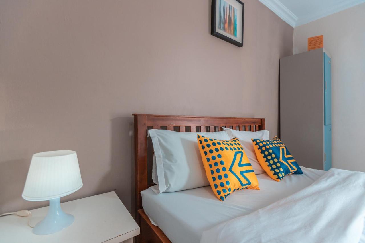 Spot On 2033 Kayumanis Homestay Syariah Jacarta Exterior foto